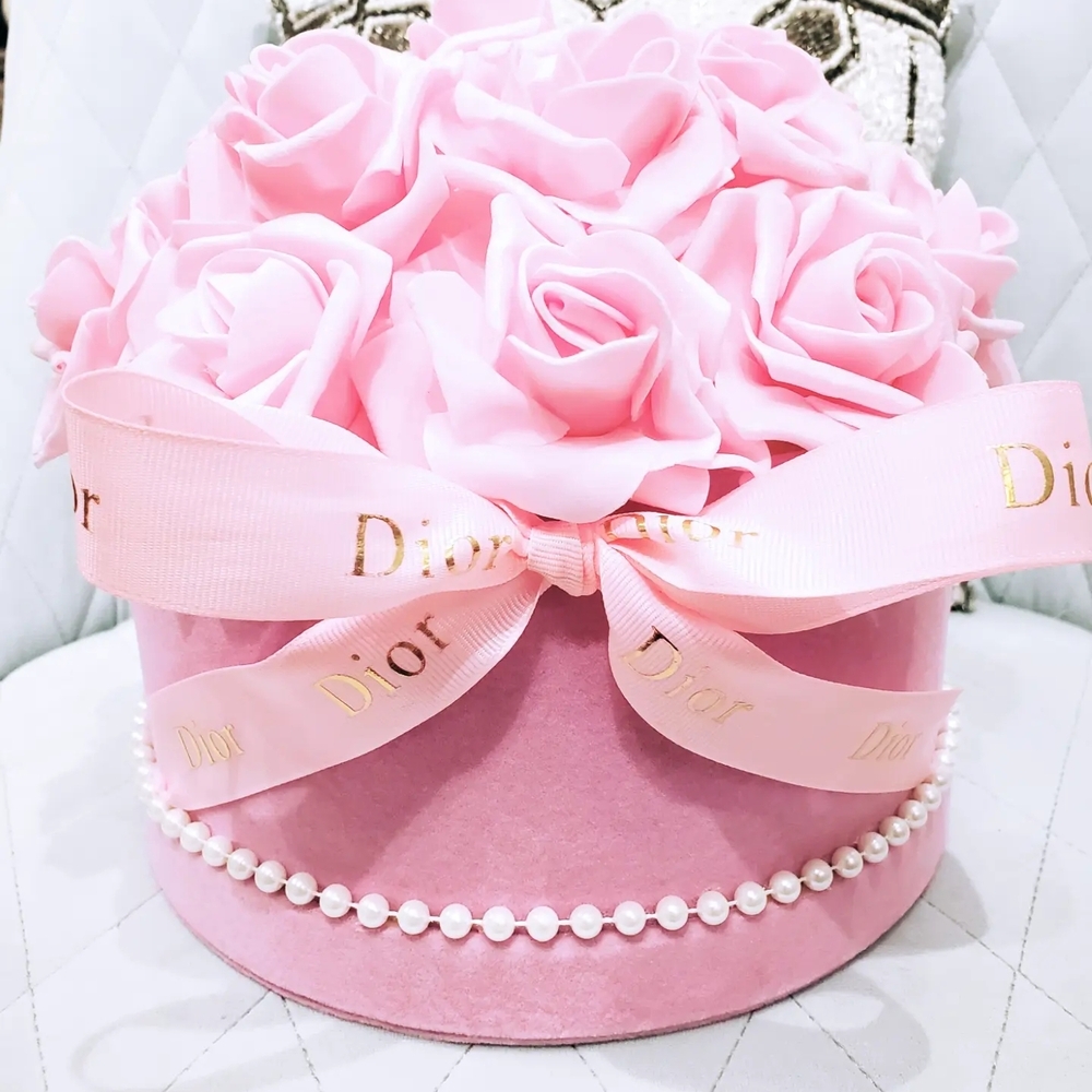 Elegant Pink Rose Hat Box with Pearl Detail